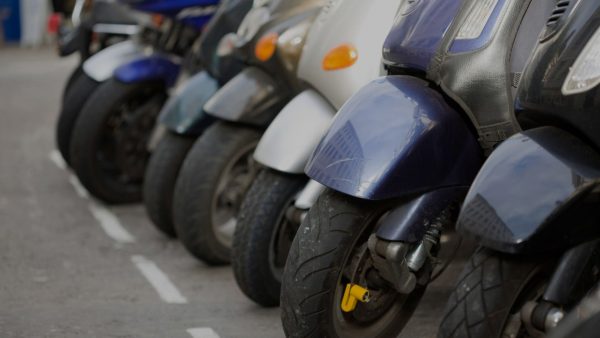 Diputada Gabriela Salido propone que sistemas de estacionamiento en vía pública destinen espacios exclusivos para transporte ligero